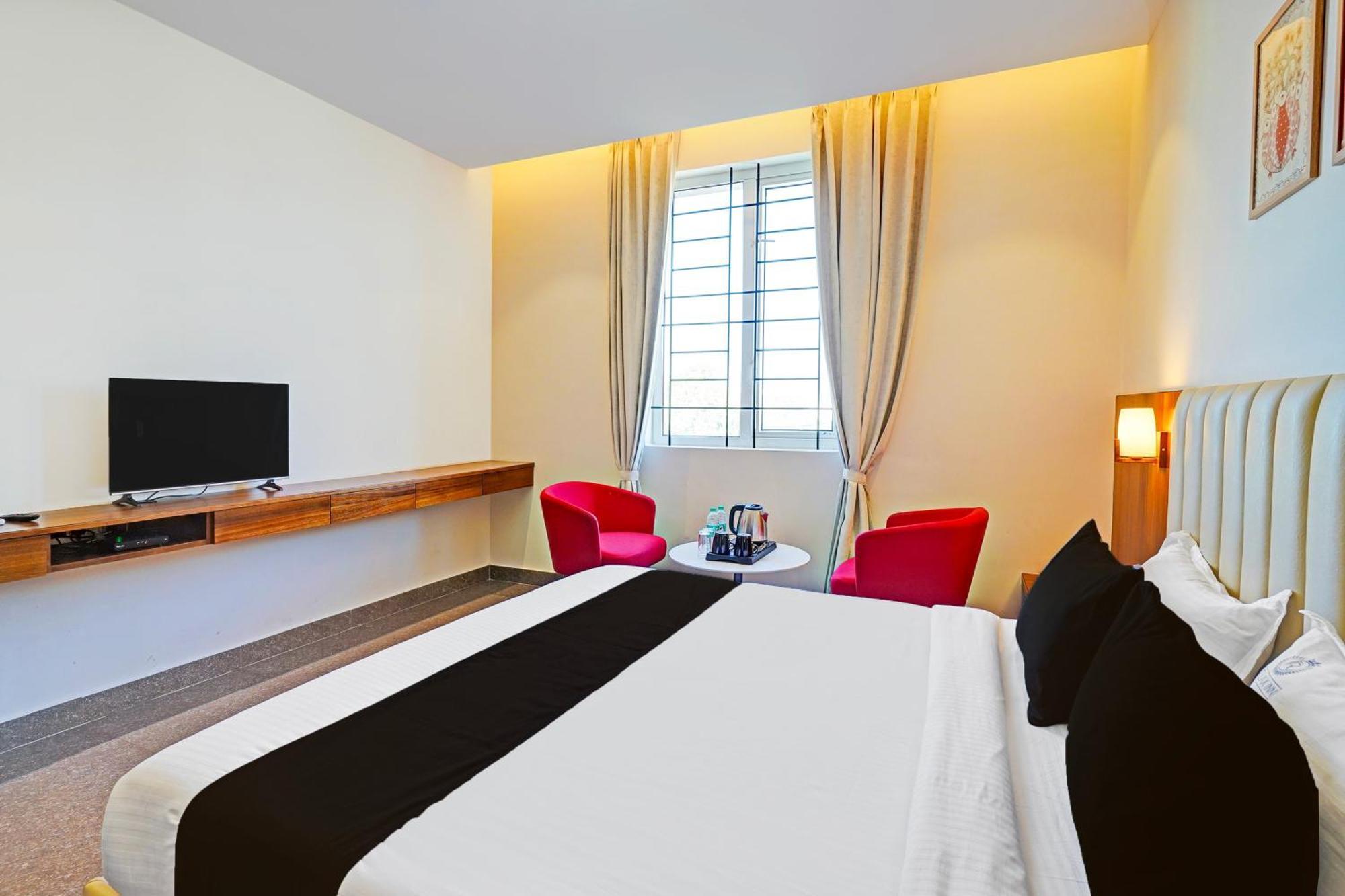 Super Townhouse Oak Electronic City Formerly Hotel Trubell Kammasandra المظهر الخارجي الصورة