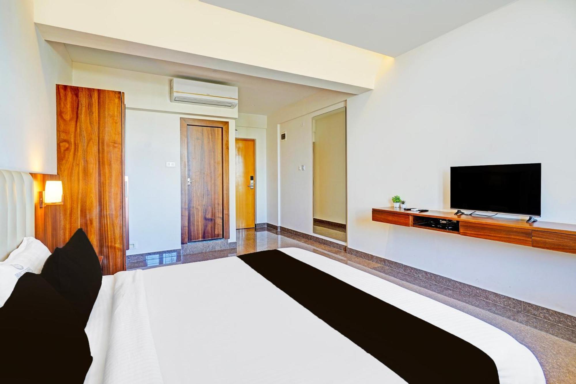 Super Townhouse Oak Electronic City Formerly Hotel Trubell Kammasandra المظهر الخارجي الصورة