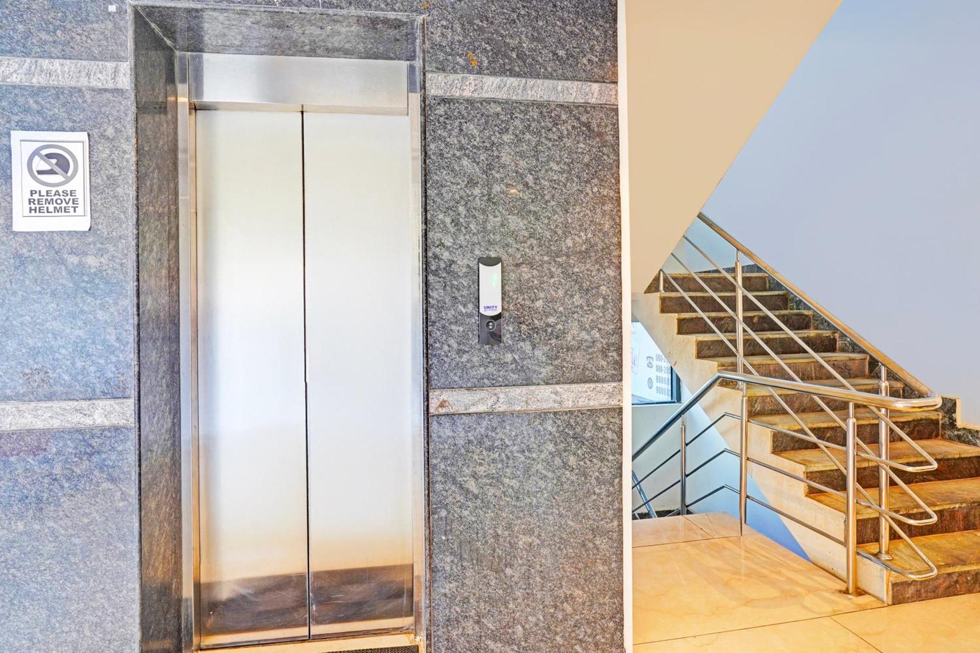 Super Townhouse Oak Electronic City Formerly Hotel Trubell Kammasandra المظهر الخارجي الصورة