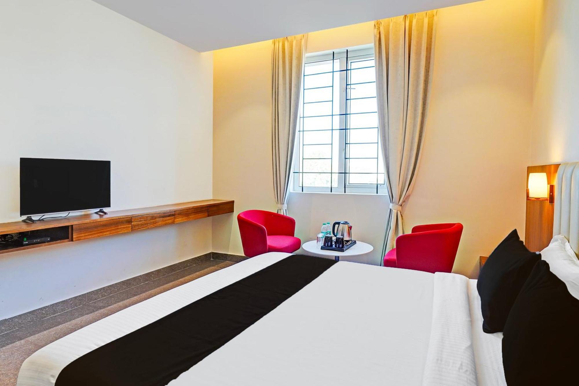 Super Townhouse Oak Electronic City Formerly Hotel Trubell Kammasandra المظهر الخارجي الصورة