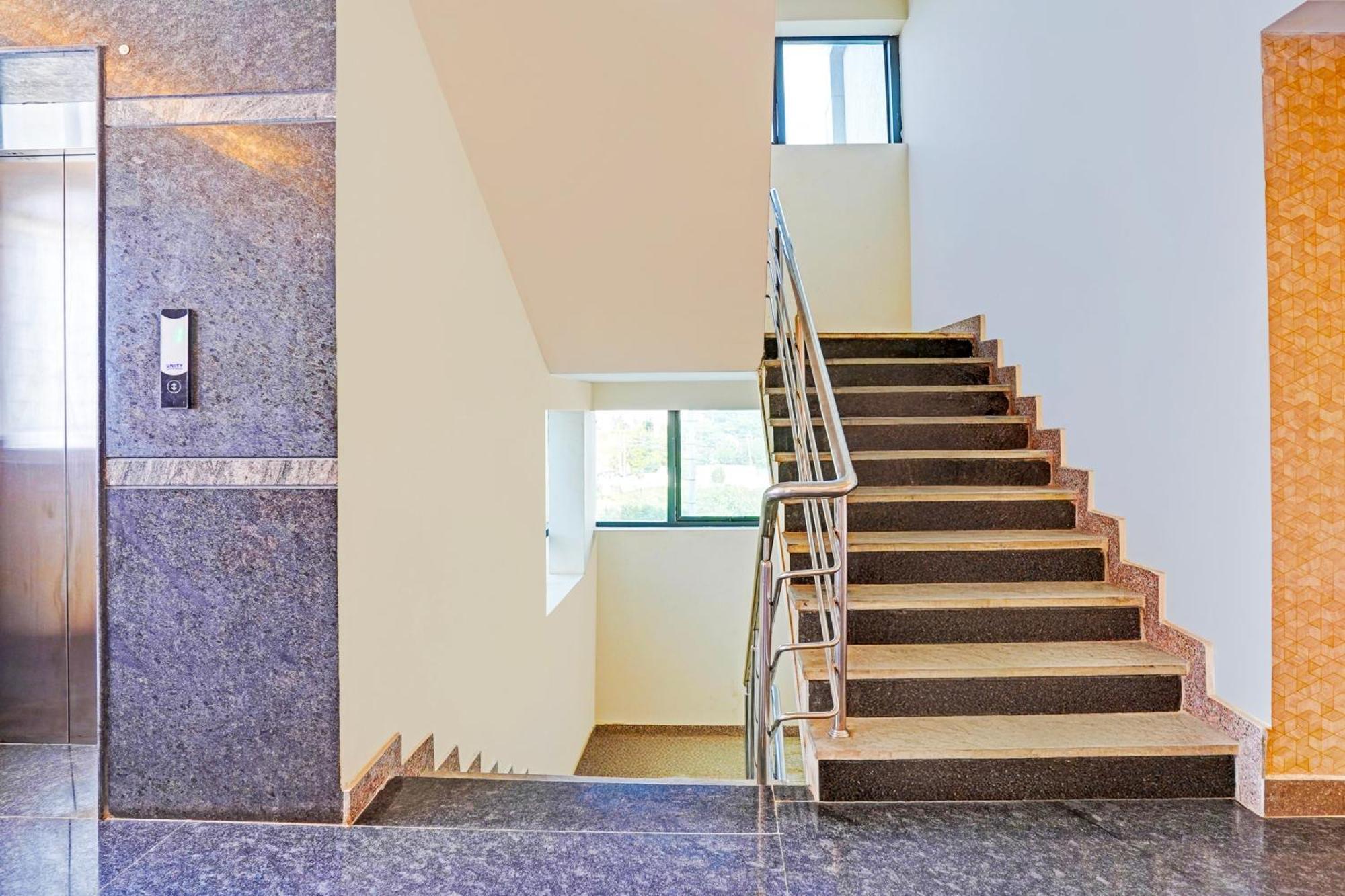 Super Townhouse Oak Electronic City Formerly Hotel Trubell Kammasandra المظهر الخارجي الصورة