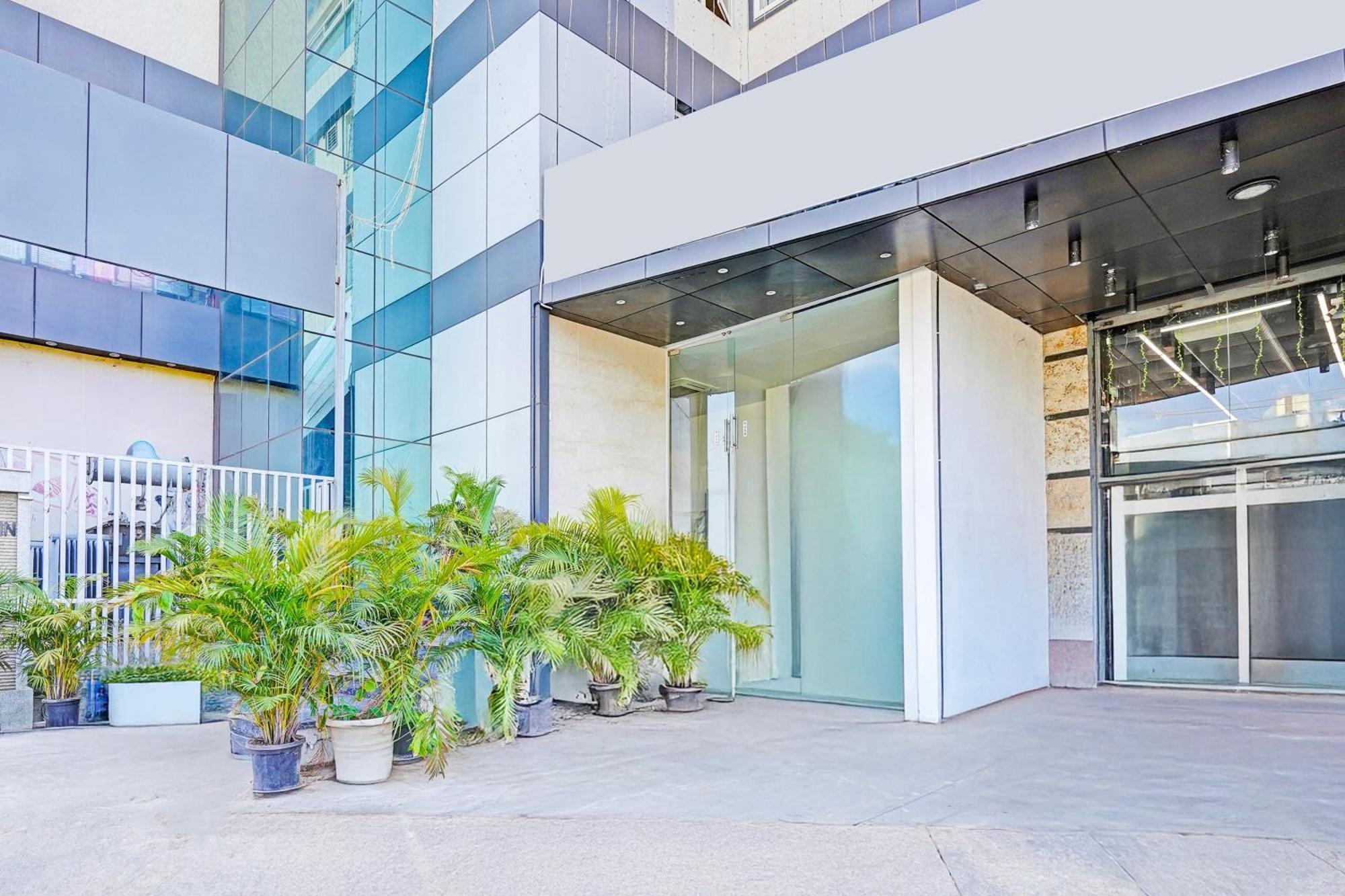Super Townhouse Oak Electronic City Formerly Hotel Trubell Kammasandra المظهر الخارجي الصورة