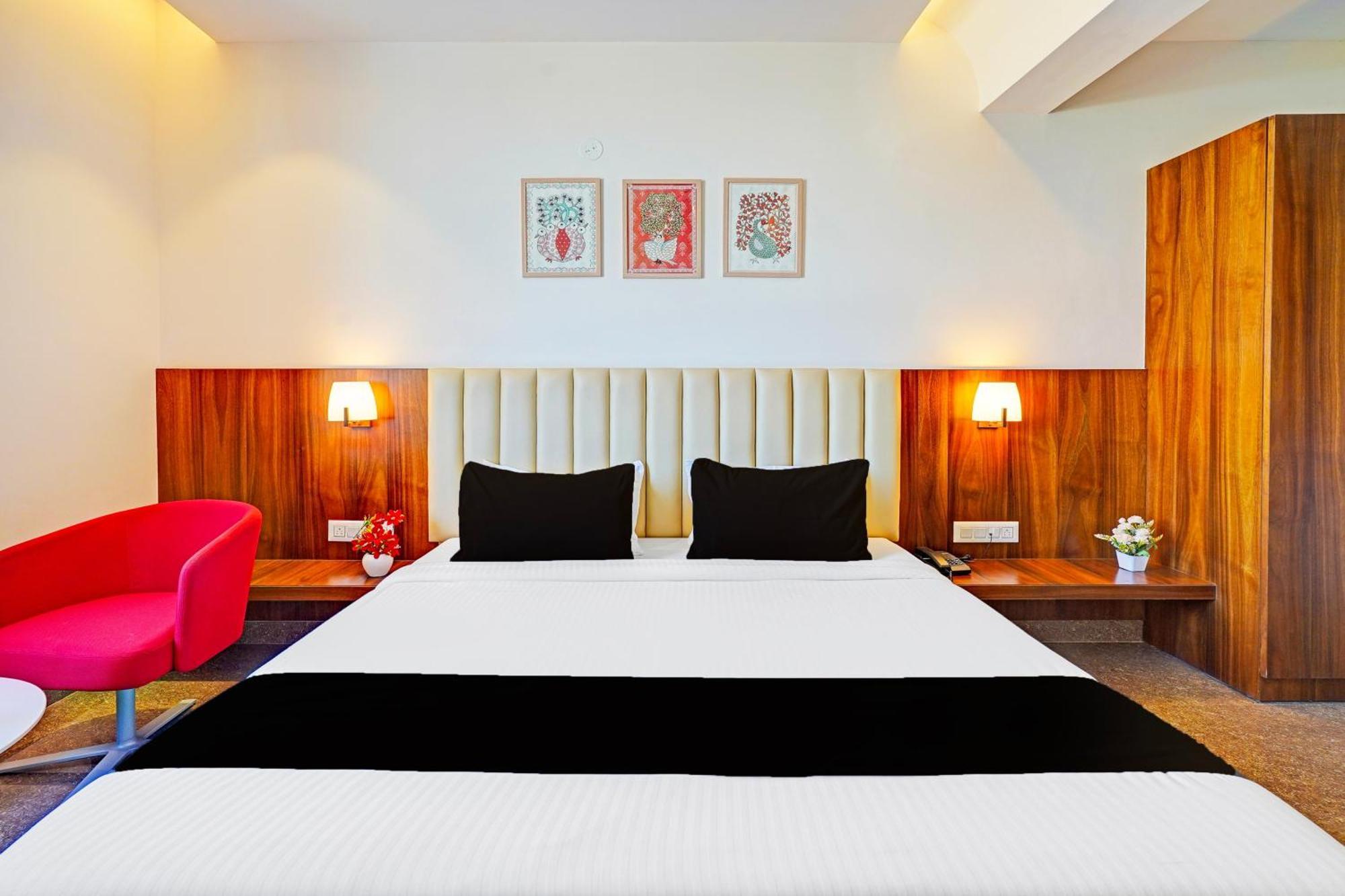 Super Townhouse Oak Electronic City Formerly Hotel Trubell Kammasandra المظهر الخارجي الصورة