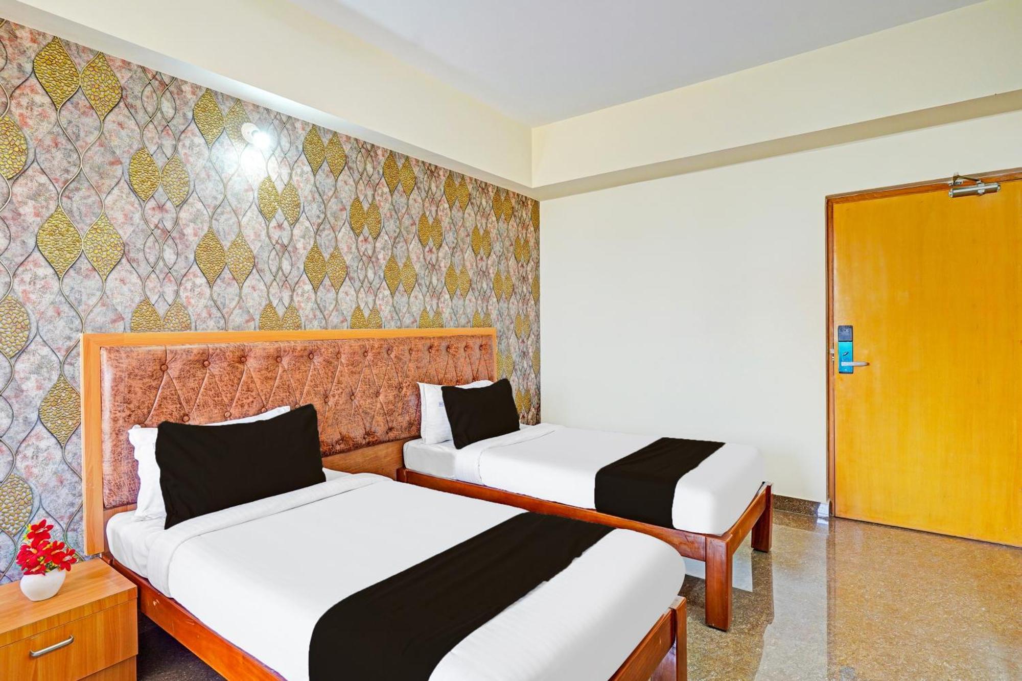 Super Townhouse Oak Electronic City Formerly Hotel Trubell Kammasandra المظهر الخارجي الصورة